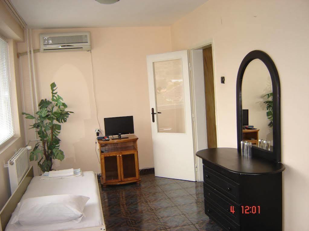 Kanclera Hotel Kaspichan エクステリア 写真