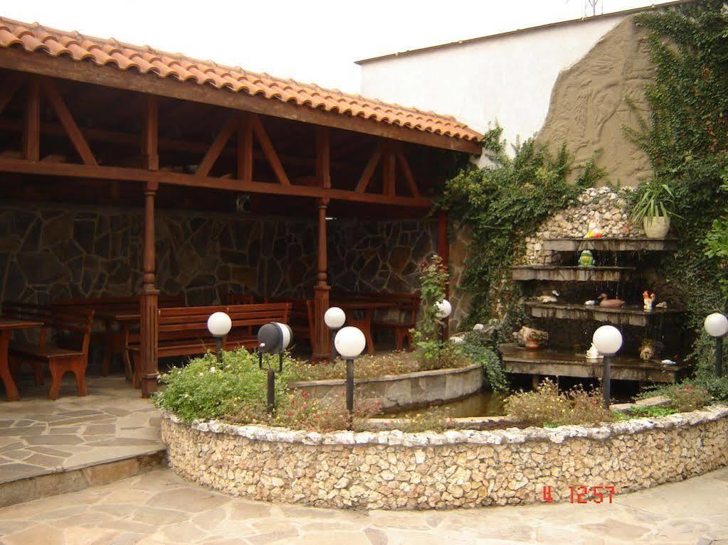Kanclera Hotel Kaspichan エクステリア 写真